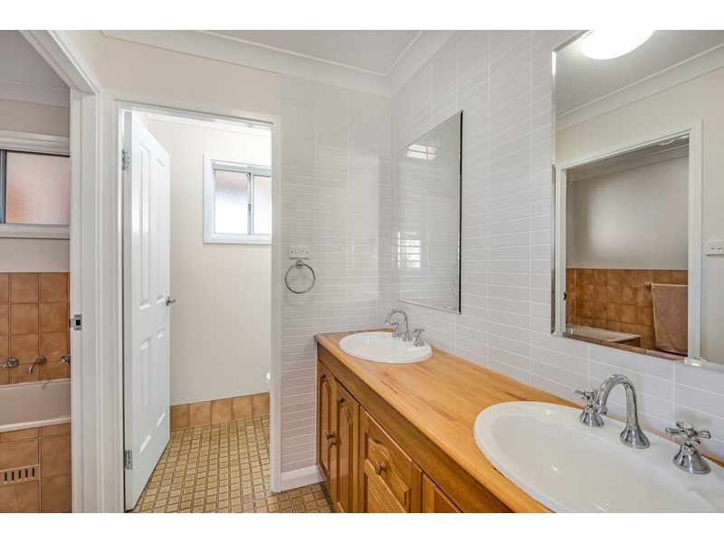 3 Wyuna Avenue, The Entrance North NSW 2261