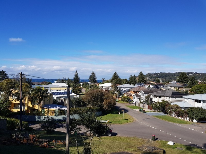 1 Elgata Avenue, North Avoca NSW 2260