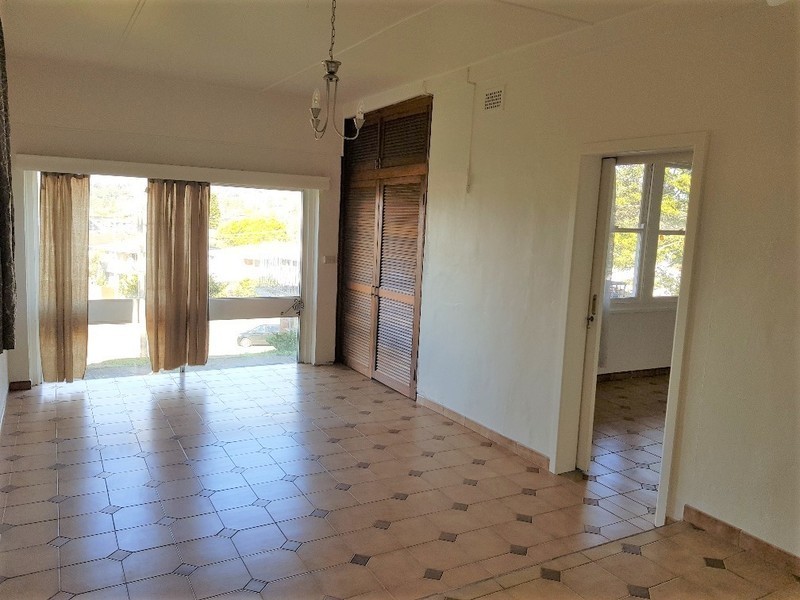 1 Elgata Avenue, North Avoca NSW 2260