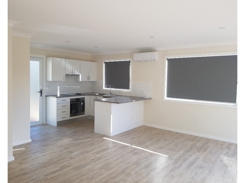 8a Wallarah Road, Lisarow NSW 2250