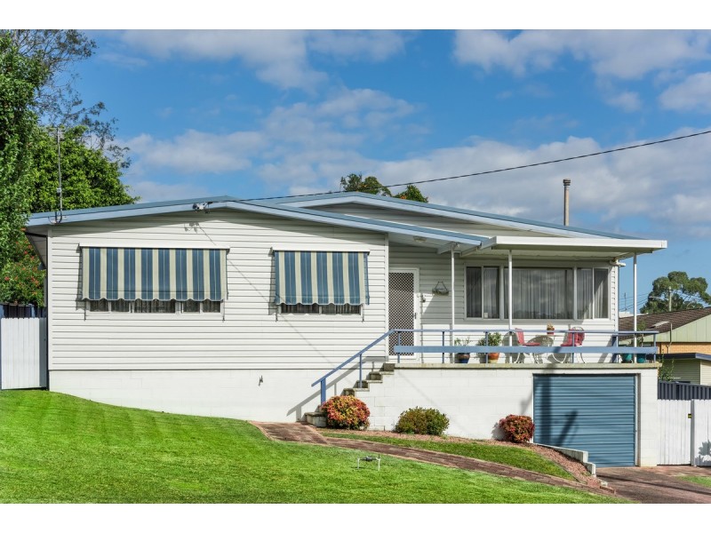 2 Robert Street, Wyoming NSW 2250