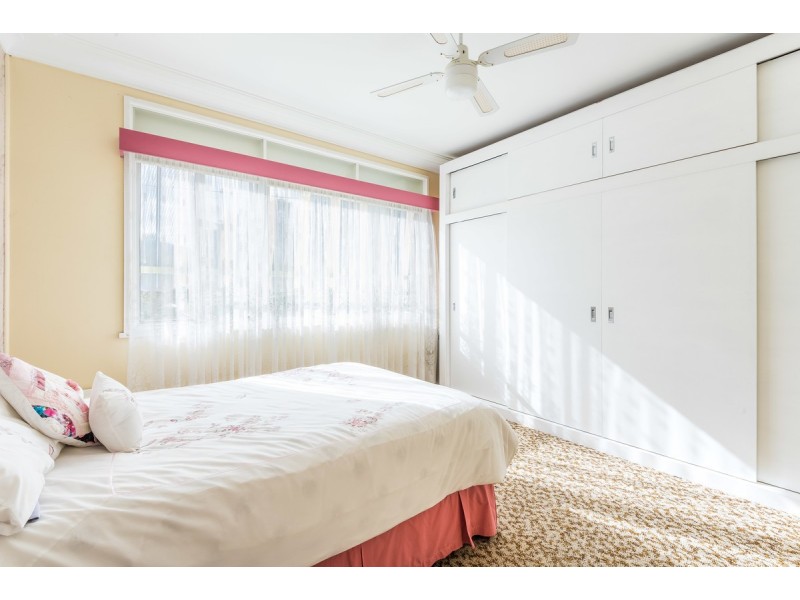 2 Robert Street, Wyoming NSW 2250