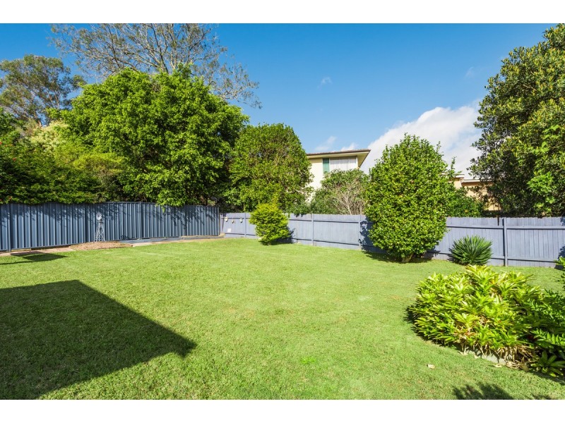 2 Robert Street, Wyoming NSW 2250