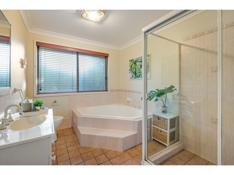 16 Maya Street, Wyoming NSW 2250