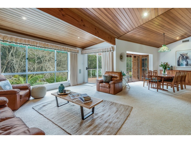 9 Fern Road, Ourimbah NSW 2258