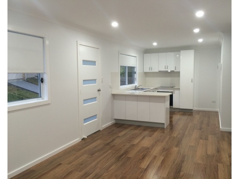 1A Yakaloo Crescent, Forresters Beach NSW 2260