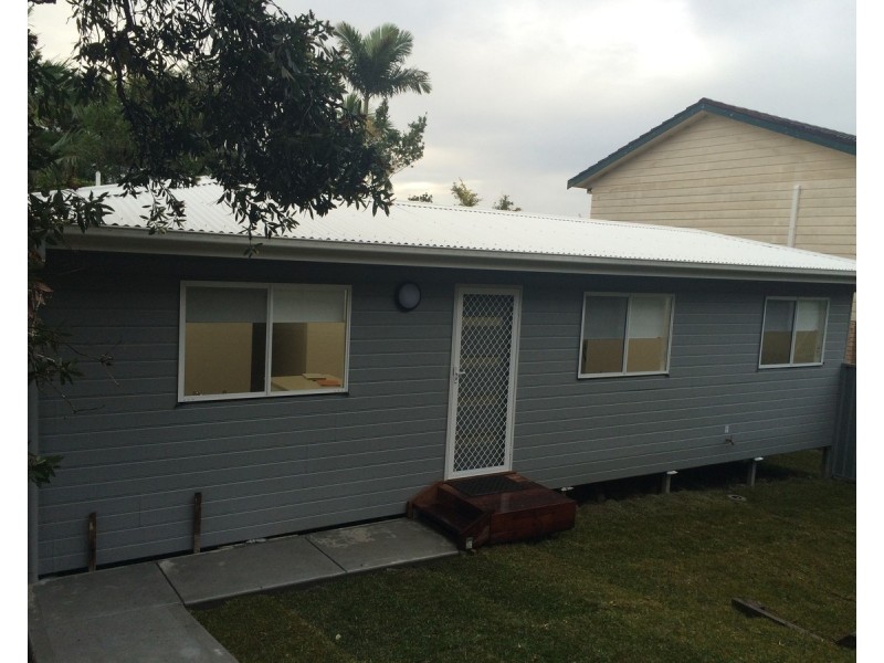1A Yakaloo Crescent, Forresters Beach NSW 2260