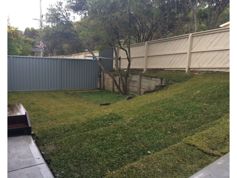 1A Yakaloo Crescent, Forresters Beach NSW 2260