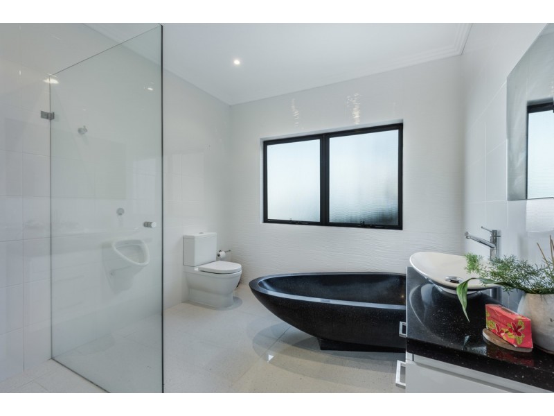 47 Bay View Avenue, East Gosford NSW 2250