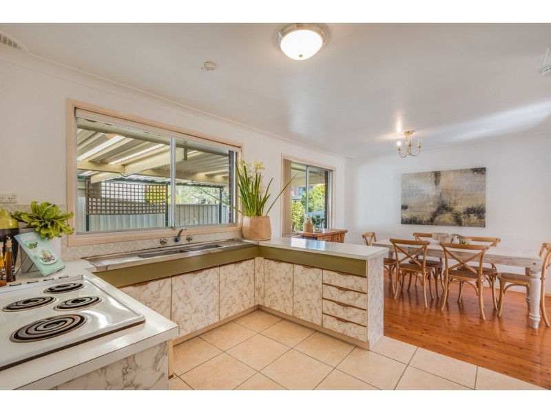 40 Bayline Drive, Point Clare NSW 2250