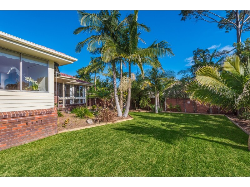 40 Bayline Drive, Point Clare NSW 2250