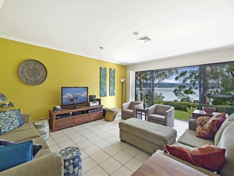 319B Avoca Drive, Green Point NSW 2251