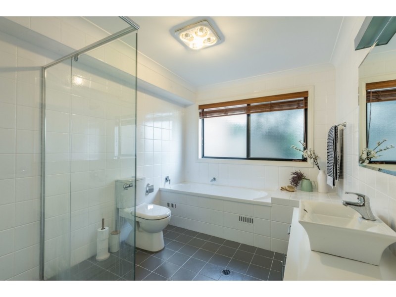 19 Robusta Close, Erina NSW 2250