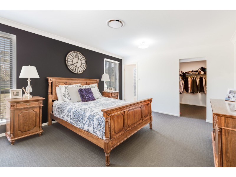 1 Cobbedah Drive, Springfield NSW 2250