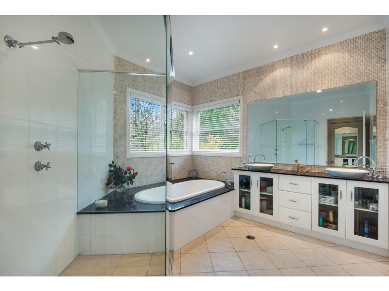 241 Avoca Drive, Kincumber NSW 2251