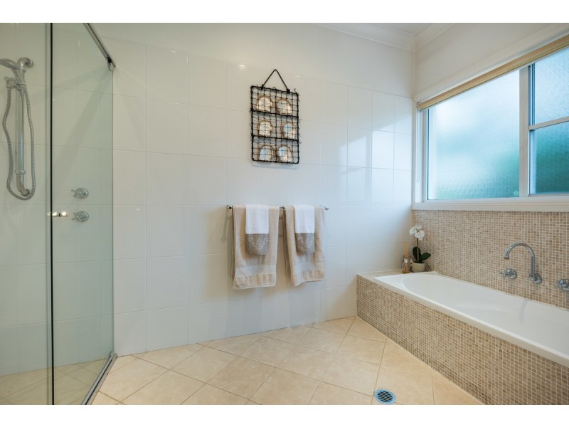 241 Avoca Drive, Kincumber NSW 2251