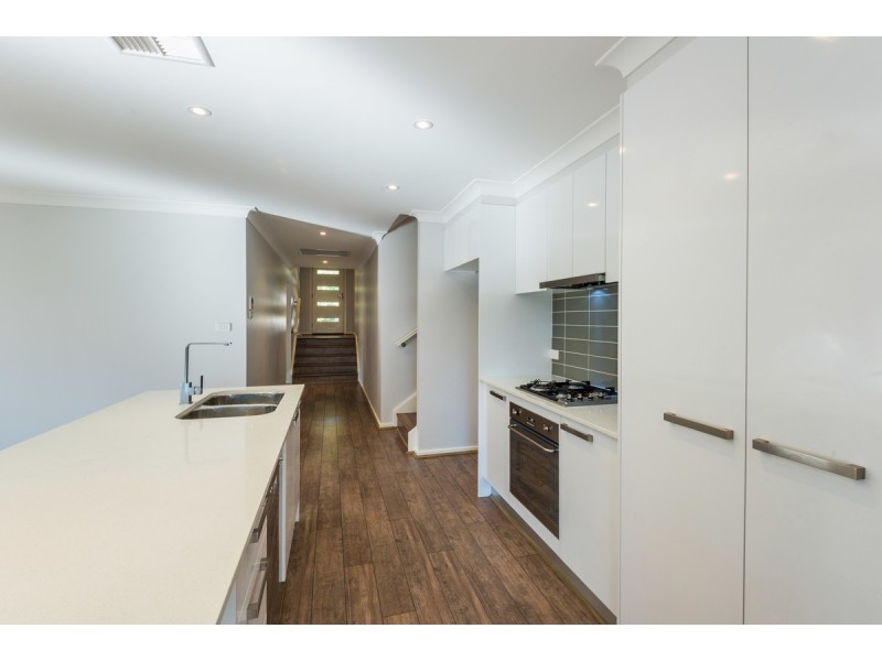 14 Jean Norman Close, Wyoming NSW 2250