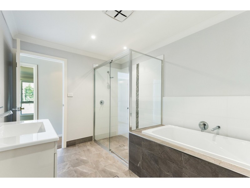 14 Jean Norman Close, Wyoming NSW 2250