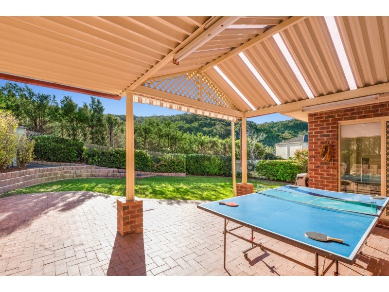 1 Oxley Place, Point Clare NSW 2250