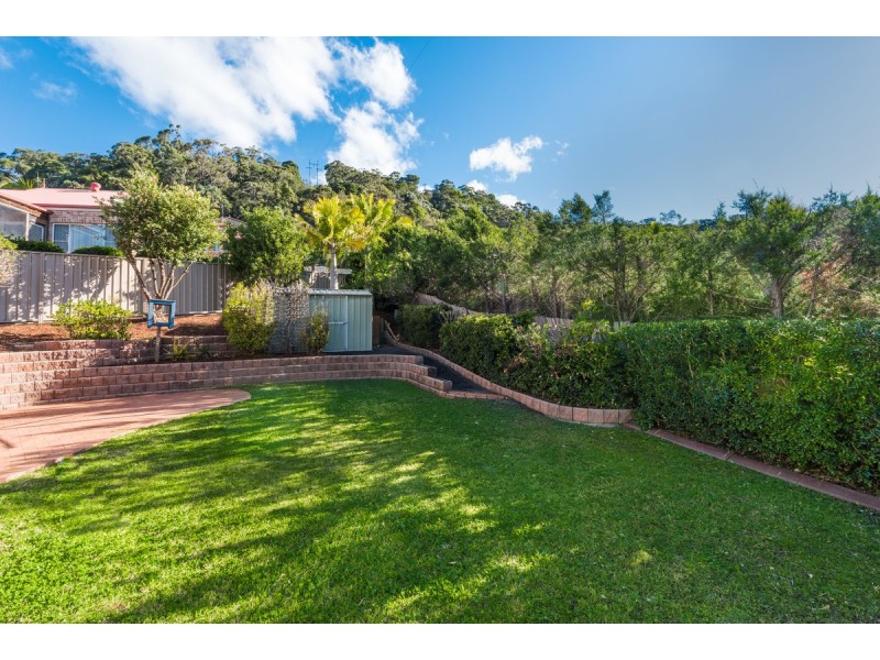 1 Oxley Place, Point Clare NSW 2250