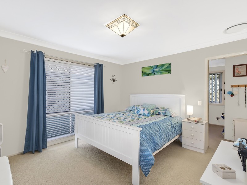 10 Mermaid Drive, Bateau Bay NSW 2261