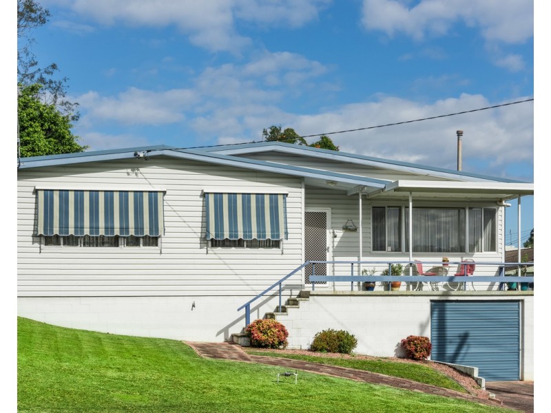 2 Robert Street, Wyoming NSW 2250