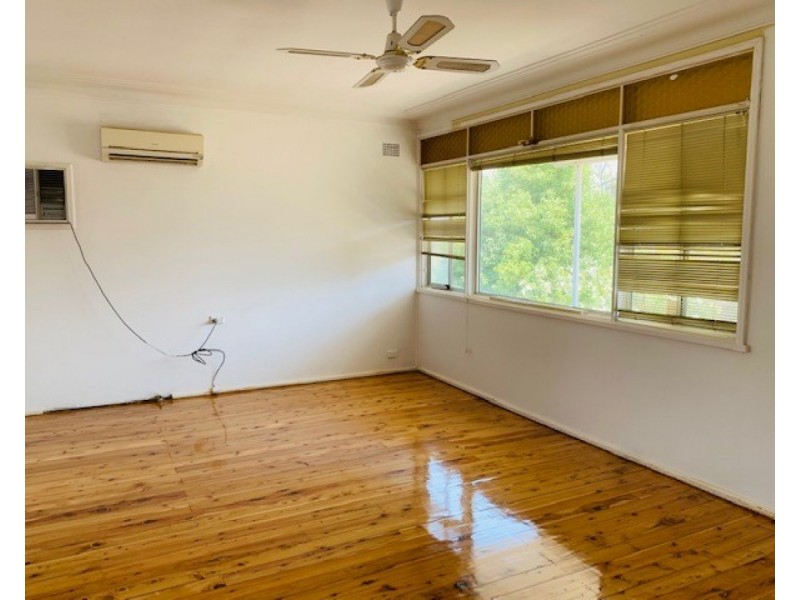 2 Robert Street, Wyoming NSW 2250