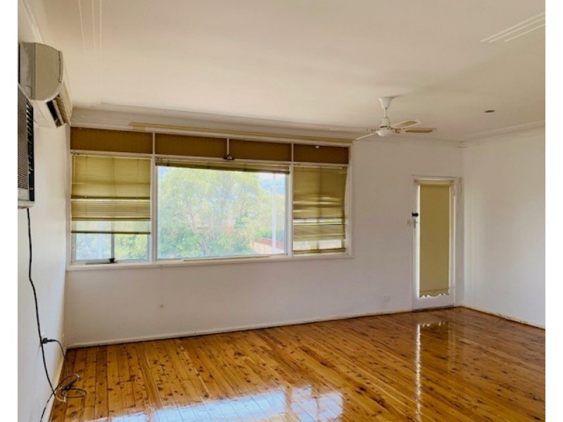 2 Robert Street, Wyoming NSW 2250