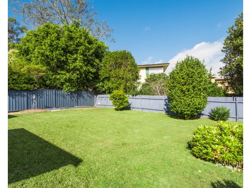 2 Robert Street, Wyoming NSW 2250