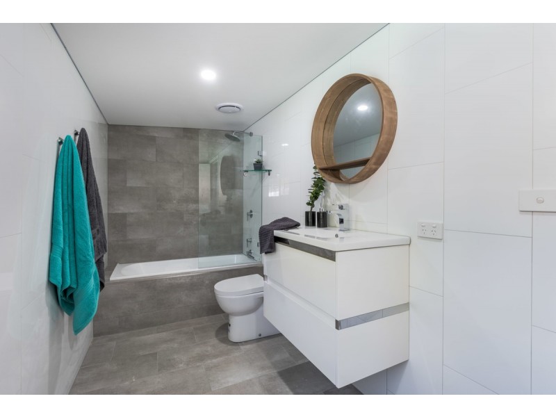 20 Beaumont Avenue, Wyoming NSW 2250