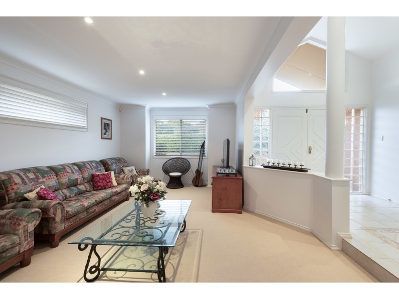 8 Severn Close, Erina NSW 2250