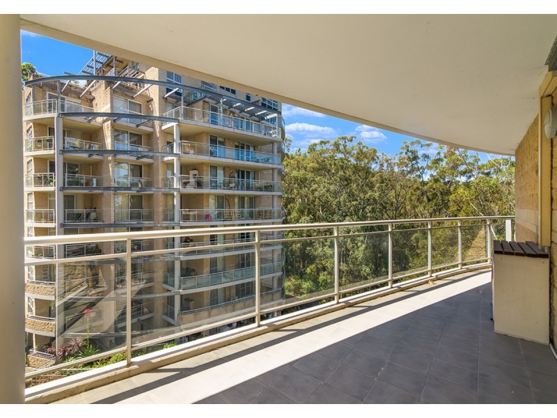 345/80 John Whiteway Drive, Gosford NSW 2250