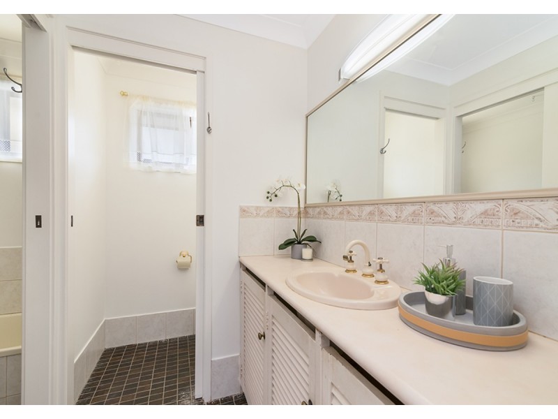 12 Darryl Road, Wyoming NSW 2250