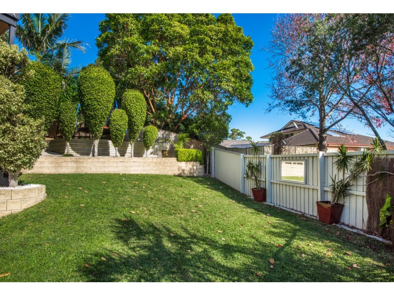 4 Curtis Close, Green Point NSW 2251