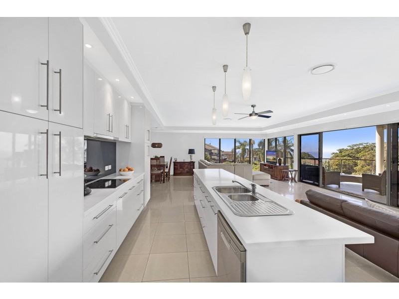 11 Endeavour Drive, Avoca Beach NSW 2251