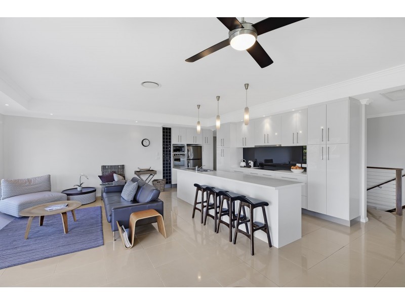 11 Endeavour Drive, Avoca Beach NSW 2251