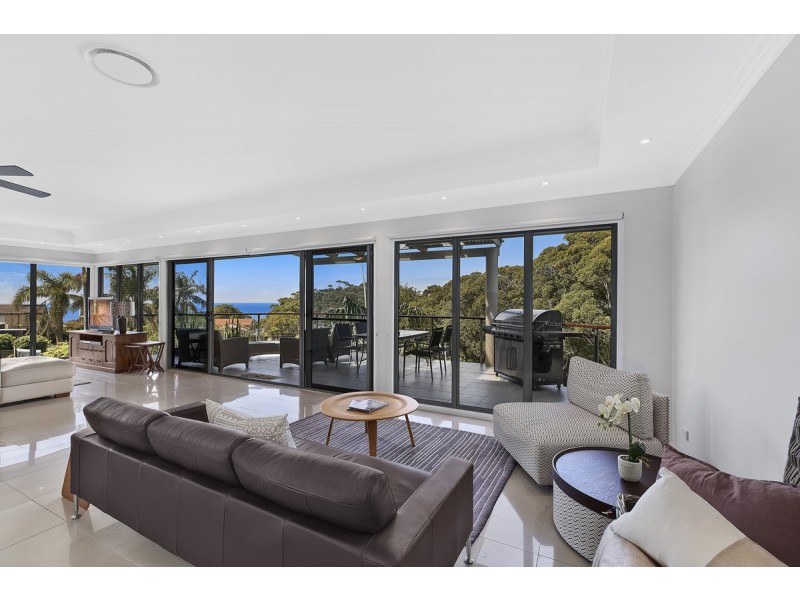 11 Endeavour Drive, Avoca Beach NSW 2251