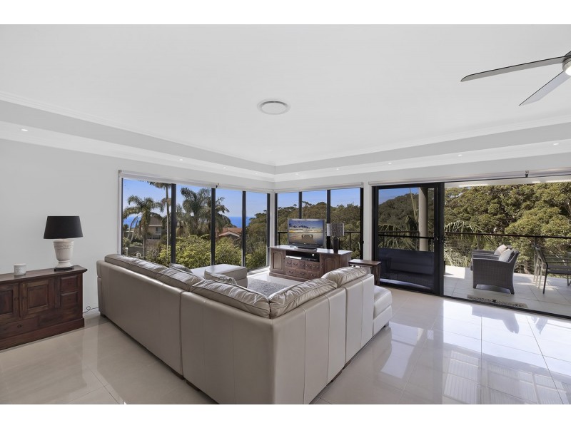 11 Endeavour Drive, Avoca Beach NSW 2251