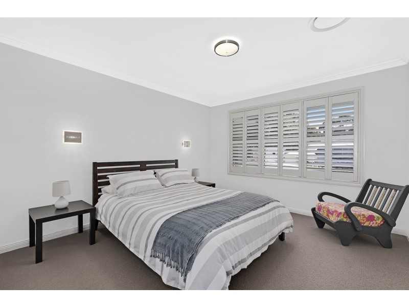 11 Endeavour Drive, Avoca Beach NSW 2251