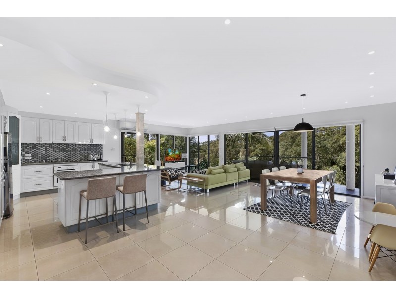 11 Endeavour Drive, Avoca Beach NSW 2251