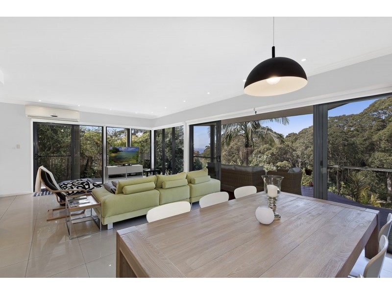 11 Endeavour Drive, Avoca Beach NSW 2251