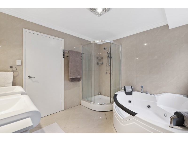 11 Endeavour Drive, Avoca Beach NSW 2251