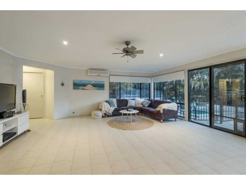 8 Avia Avenue, Erina NSW 2250