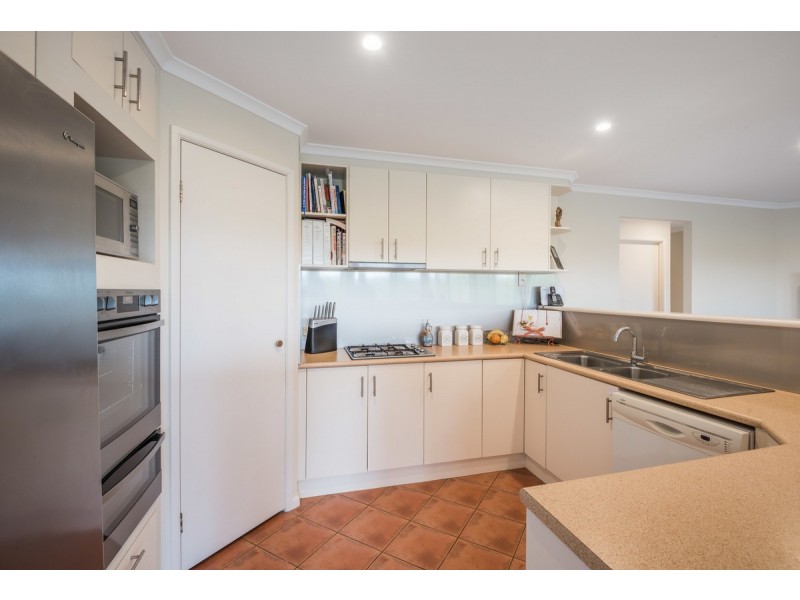 2 Sycamore Close, Springfield NSW 2250