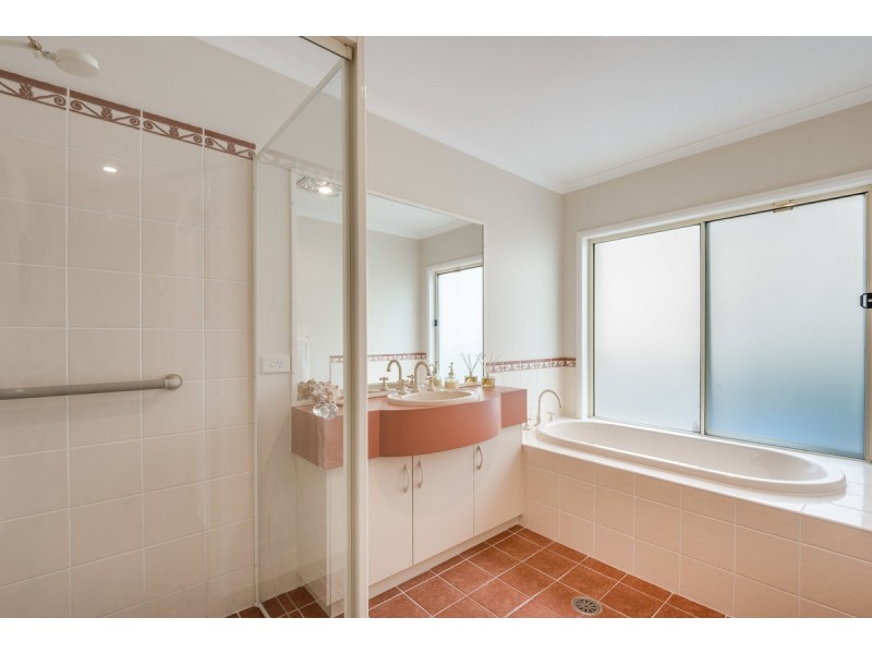 2 Sycamore Close, Springfield NSW 2250