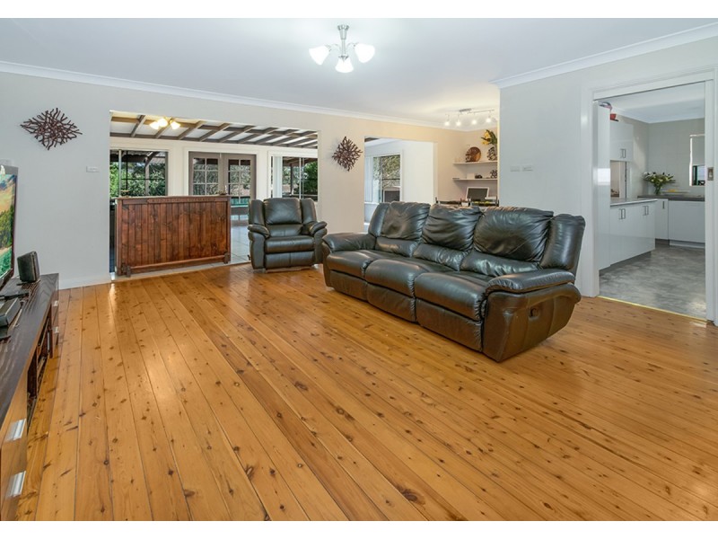 10 Malison Street, Wyoming NSW 2250