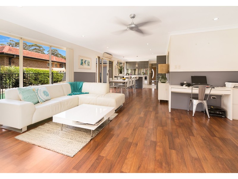 17 Settlers Ridge Close, Lisarow NSW 2250