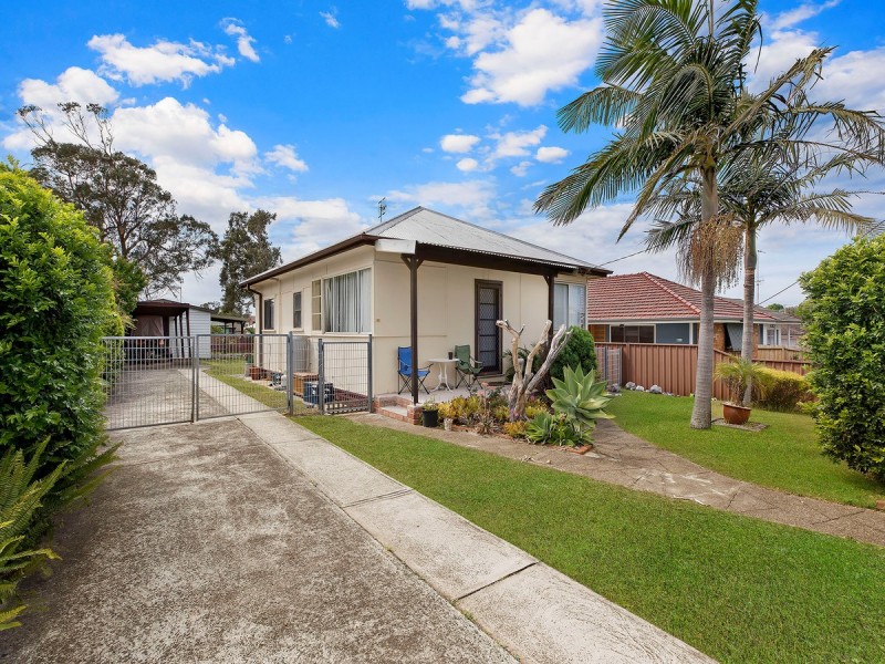 11 Athol Street, Toukley NSW 2263