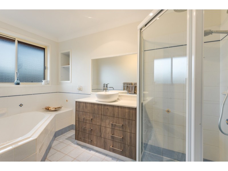 10 Tallowood Crescent, Erina NSW 2250