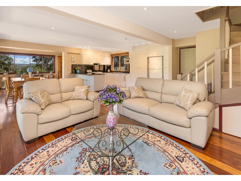 10 South Crescent, North Gosford NSW 2250